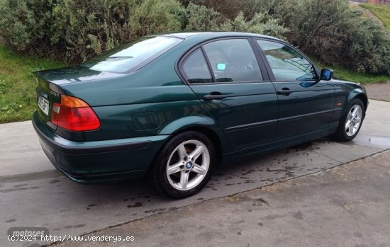 BMW Serie 3 320d Auto. de 2001 con 221.500 Km por 4.000 EUR. en Zamora