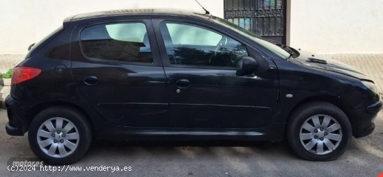 Peugeot 206 1.4 HDI X-Line de 2004 con 195.000 Km por 2.300 EUR. en Cadiz