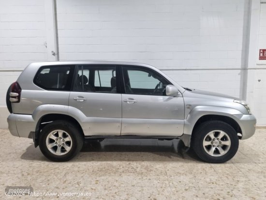 Toyota Land Cruiser Vx d4d de 2004 con 400.000 Km por 11.800 EUR. en Sevilla