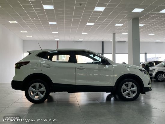 Nissan Qashqai DIG-T 103kW Acenta de 2021 con 57.000 Km por 19.800 EUR. en Malaga