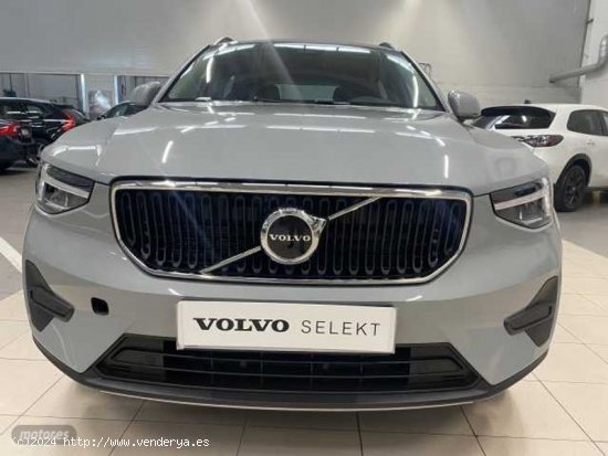 Volvo XC40 XC40 Essential, B3 Mild hybrid, Gasolina de 2024 con 5 Km por 34.450 EUR. en Navarra