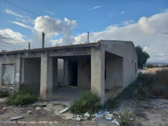  CASA DE CAMPO PARA REFORMAR CON TERRENO ZONA DE MATOLA - ALICANTE 