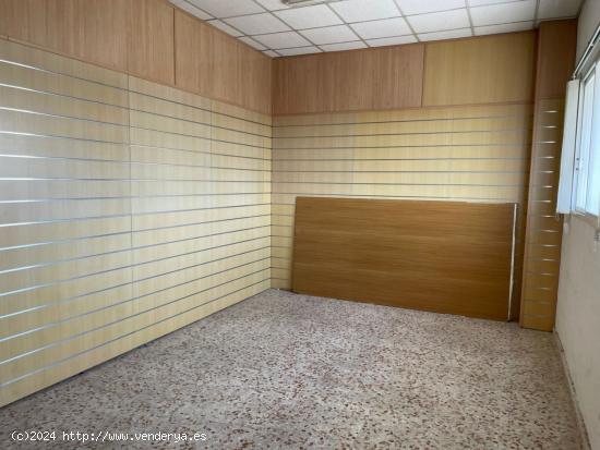 ESTUPENDA NAVE IDEAL PARA VENTAS EN INMEJORABLE UBICACIÓN COMERCIAL EN CARRÚS - ALICANTE