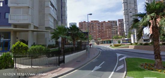  SE VENDE Magnífico local comercial en zona comercial con paso de gente - ALICANTE 