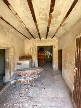 SE VENDE TERRENO CON CASA - ALICANTE