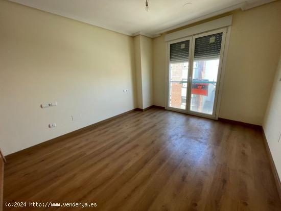  SE VENDE PISO A ESTRENAR EN EL CENTRO DE PONFERRADA - LEON 