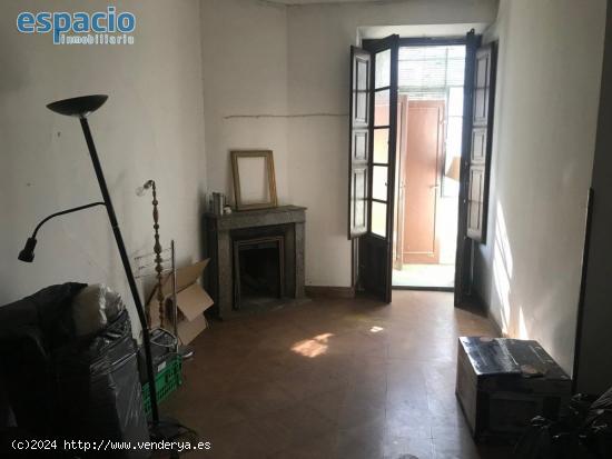 SE VENDE PISO CASCO ANTIGUO - LEON