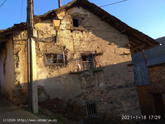 VENTA CASA DE PIEDRA EN TORAL DE MERAYO - LEON