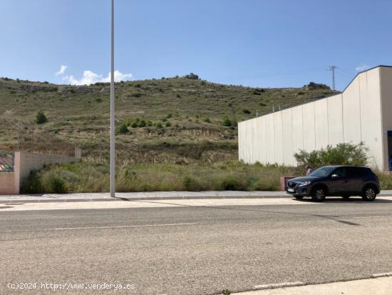 SOLAR INDUSTRIAL EN POLIGONO 3 HERMANAS DE ASPE - ALICANTE