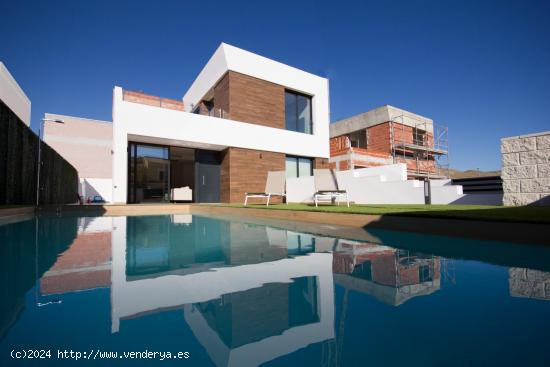 VENTA-OBRA NUEVA-CAMPELLO-VILLA-3D-2B-220M2-PARCELA 500M2-TERRAZA 50m2-SÓTANO-PISCINA-CERCA LA PLAY