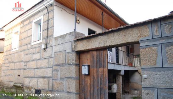  CASA UNIFAMILIAR EN LA ZONA DE SAN CIBRAO DAS VIÑAS - ORENSE 