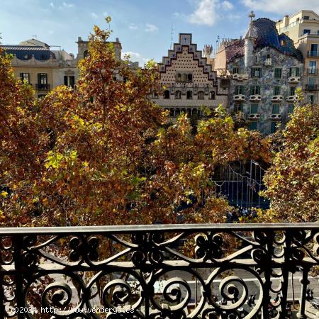 divino piso en el maravilloso Paseo de Gracia, frente a la casa Batlló - BARCELONA