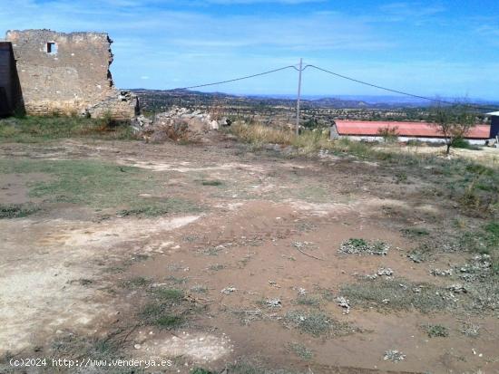 ESPLENDIDO SOLAR URBANO EN CALACEITE - TERUEL