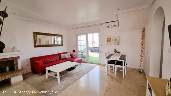 Bungalow en planta alta , 2 dormitorios , solárium privado - ALICANTE