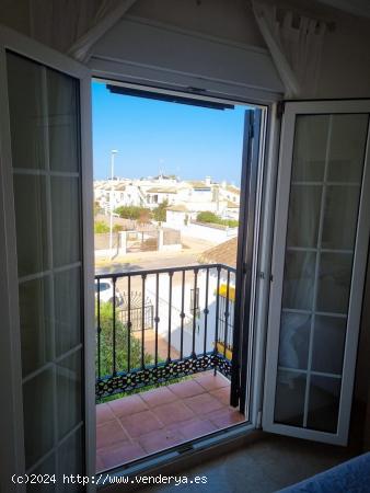 Bungalow en planta alta , 2 dormitorios , solárium privado - ALICANTE