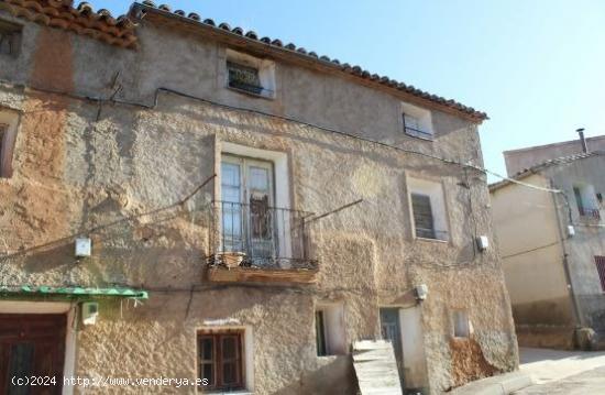 Casa en Santa María de Huerta - SORIA