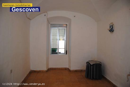 VIVIENDA PLANTA BAJA CON PATIO Y GARAJE - CACERES