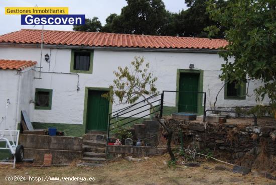 FINCA RÚSTICA CON CASA Y PISCINA - CACERES