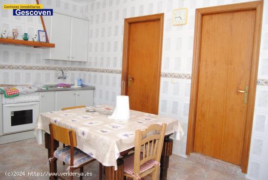 VIVIENDA CON TERRENO, PATIO Y TERRAZA - CACERES