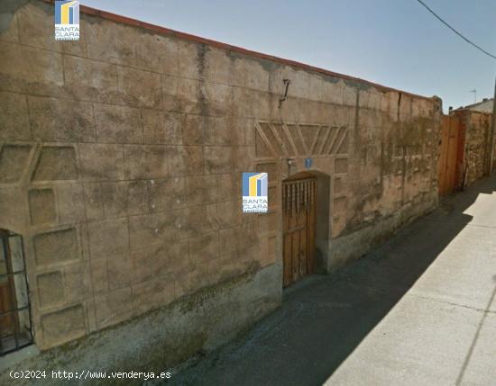 SOLAR URBANO EN VENTA EN EL CENTRO DE MONTAMARTA (ZAMORA) - ZAMORA