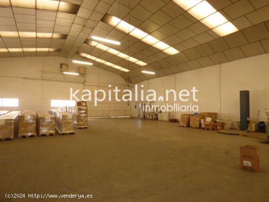 Nave en venta en el polígono industrial de Olleria. - VALENCIA