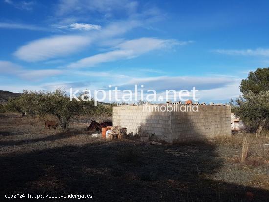 Terreno rustico con refugio agrícola a la  venta en Ontinyent. - VALENCIA