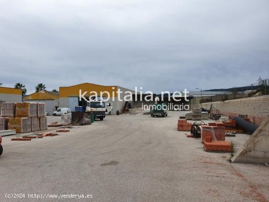  Solar y naves industriales en primera linea de carretera a la venta en Ontinyent - VALENCIA 