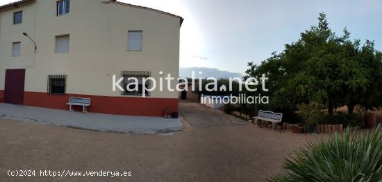  Chalet a la venta en Ontinyent a tan solo 1 km de la población - VALENCIA 