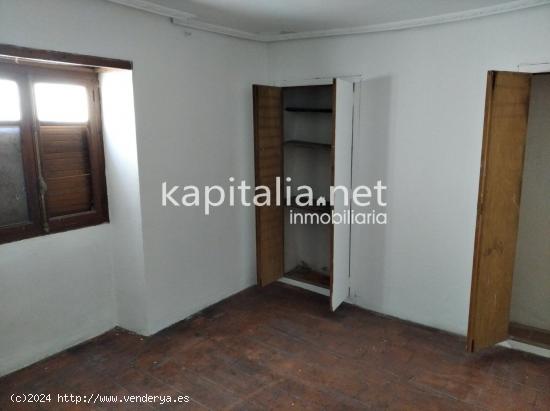 Casa a la venta en Ontinyent, zona La Canterería. - VALENCIA