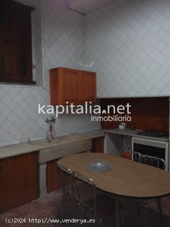 Grandiosa casa a la venta en plaza Ayuntamiento (BOCAIRENT) - VALENCIA