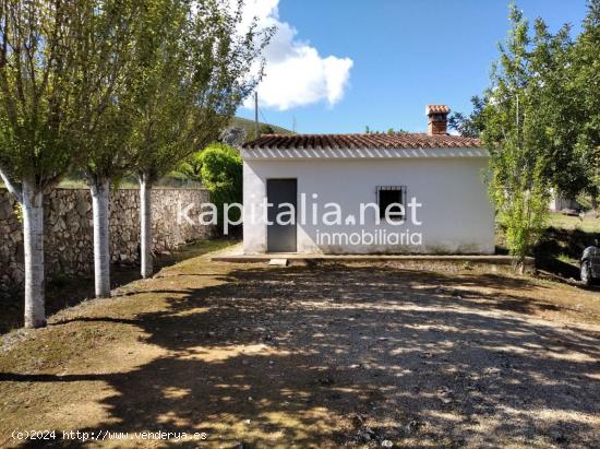  Casa con terreno a la venta en Ontinyent, zona Pou Clar. - VALENCIA 