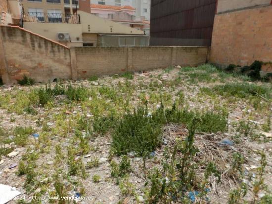 Solar de 110 m2., muy bien úbicado. Para construir cuatro alturas mas sota cuberta. - TARRAGONA