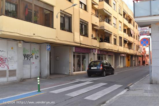 Local comercial en venta con inquilino IDEAL INVERSORES - BARCELONA