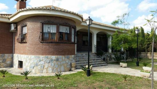 Bonito chalet independiente con parcela en San Vicente - ALICANTE