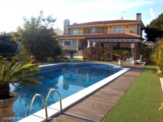  Chalet individual 5 hab. en Vilafortuny. Parcela 1.500 m2. Piscina. - TARRAGONA 