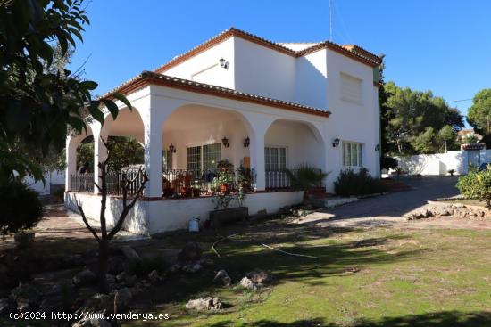  Chalet en el centro de Campolivar Godella - VALENCIA 