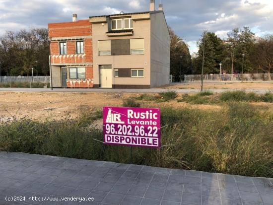  ESTUPENDO SOLAR JUNTO AL PARQUE DE LA BOMBILLA - VALENCIA 