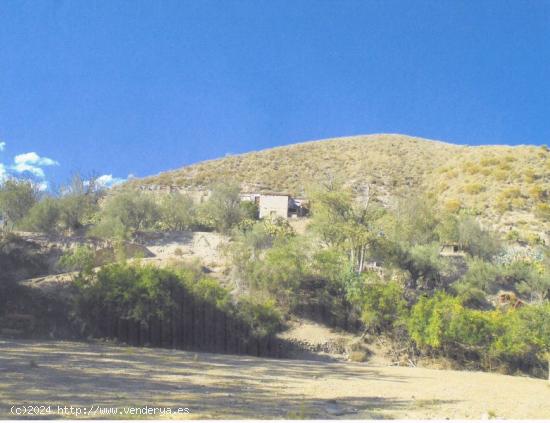 MAGNIFICA FINCA RUSTICA EN JORAIRATAR (UGIJAR) - GRANADA