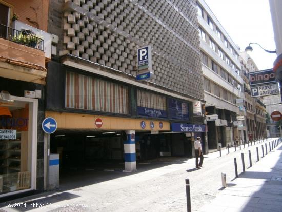 GRAN PLAZA DE APARCAMIENTO PARA COCHE GRANDE EN EDACO, CORDOBA - CORDOBA