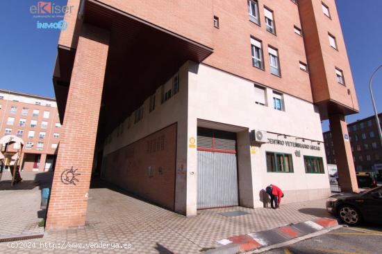 EKISER ALQUILA AMPLIAS OFICINAS EN ENTREPLANTA EN BURLADA - NAVARRA