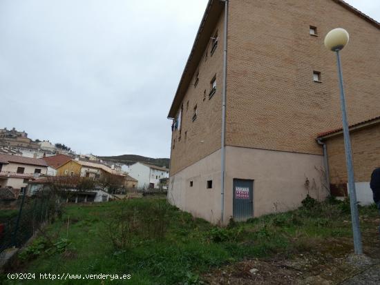 Local con terreno en Arroniz - NAVARRA