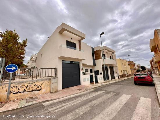 PRECIOSAS CASAS DE OBRA NUEVA EN LA GANGOSA - ALMERIA