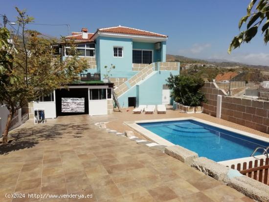 Casa independiente con terreno y vistas al mar y a la montaña - SANTA CRUZ DE TENERIFE