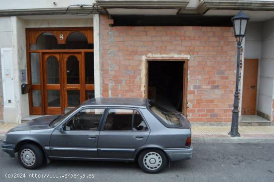 VENTA DE LOCAL EN EL CENTRO DE COLINDRES - CANTABRIA