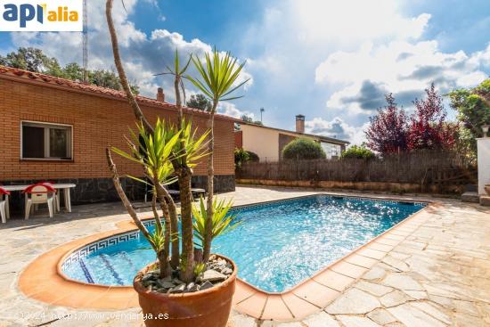 JTO. PENYA ARLEQUINADA PRECIOSA CASA CON PISCINA . EN FINCA JOVEN - BARCELONA