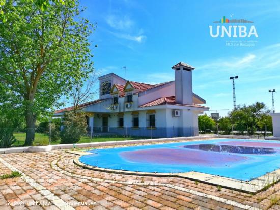  Excelente chalet con finca de regadío de 31Ha - BADAJOZ 