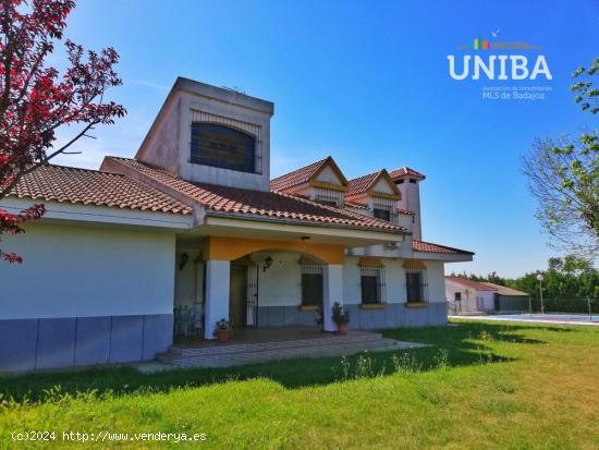 Excelente chalet con finca de regadío de 31Ha - BADAJOZ