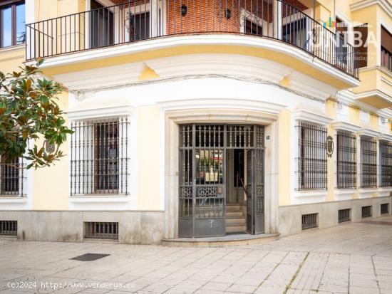 EMBLEMÁTICO LOCAL COMERCIAL EN PLENO CENTRO DE BADAJOZ - BADAJOZ