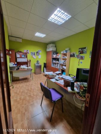 LOCAL COMERCIAL EN VENTA EN C/ VILLUERCAS - BADAJOZ