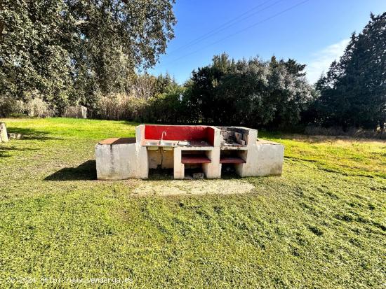 CHALET EN EL MANANTIO - BADAJOZ